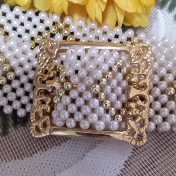 Stunning Gold & White Pearl Belt - Picture 3 of 16